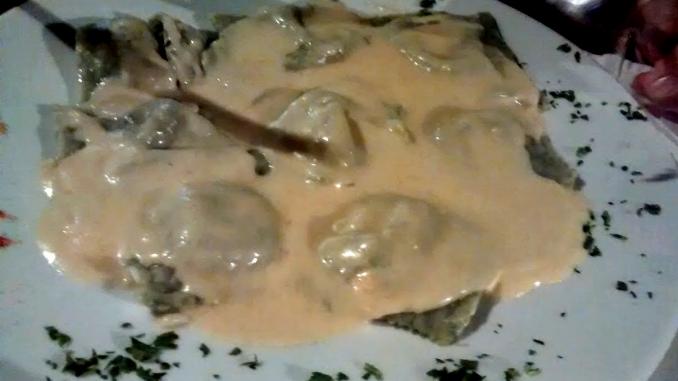 sorrentinos con salsa