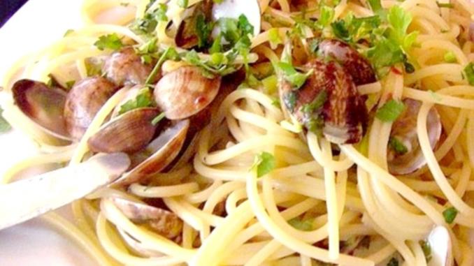 vemicelli alle vongole plato con vermicelli