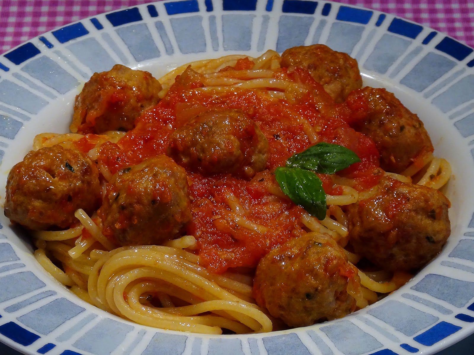 Spaghetti Con Albndigas Y Salsa De Tomate Spaghetti Con Albndigas Y Salsa De Tomate