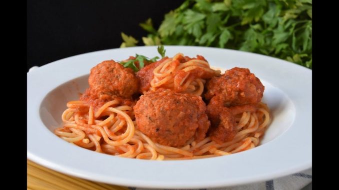 Espaguetis con albondigas